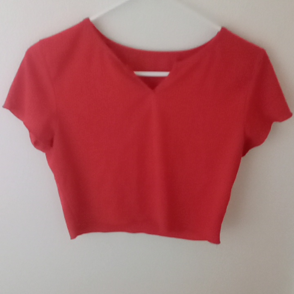 Red crop top tshirt
